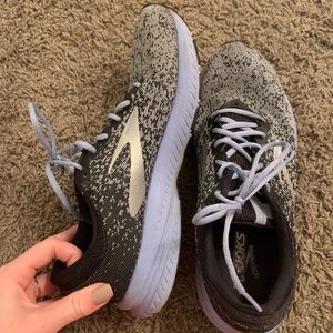 Brooks running shoes size 10